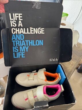 Fizik Women's Cycling Shoes in Cream with Pink & Orange Accents